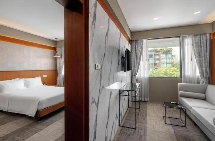 Maison Hotel 3*
